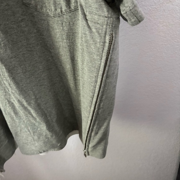 SACAI sz 2 S Gray Cotton Short Sleeve Tshirt White Side Pleats Zipper - Picture 4 of 13